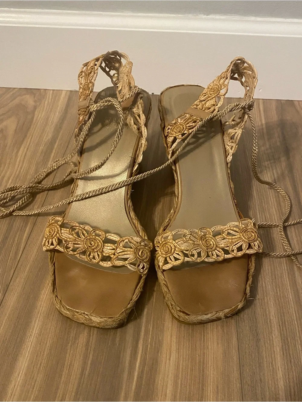 Stuart Weitzman Ladies 7 1/2 Daffodil jute and raffia wedge sandals bohemian loo
